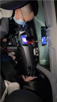 【调教视频】【嘤嘤嘤】车内+户外玩虐司机奴 bf59046