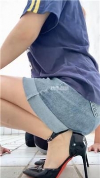 【调教视频】【苏西】户外天台-重度虐打-骑马踩踏 bf56505