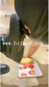 TL17952 北梦大大S皮靴踩踏喂食50分钟