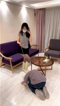 【调教视频】【萬一】情侣主-筷子刑踩狗爪 bf61046