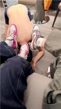 【调教视频】【奇了怪了】情侣主的脏鞋脏袜奴 JS260124-15