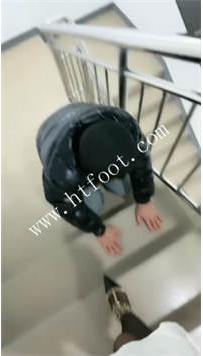TL47721 瑶欣】楼梯口调教59分钟