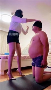 【调教视频】【小妮】女职员刑虐上司奴 JS250725-13