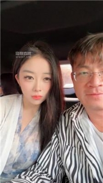 【调教视频】【冰月】车内闻舔女友白袜 JS250526-21