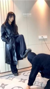 【调教视频】【女生也能很暴力】艺校女神踩贱奴 JS251210-5