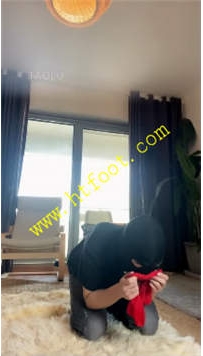 TL27702 巴莉】爆虐偷闻丝袜的贼41分钟