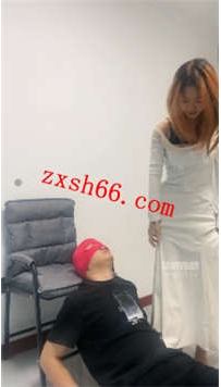 TLZB25829声声-做脸深喉舔脚踩踏32分