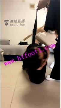TL19640 艾昕S带素人小姐姐一起羞辱31分钟
