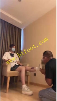 TL39503 雯雯】JK调教老奴30分钟
