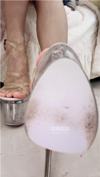 【第一视角】【兔粉粉】裸足凉高寸止    260101-11