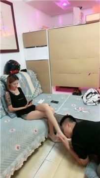 【调教视频】【小七】精神小妹S-高跟玉足狂舔 JS250612-16