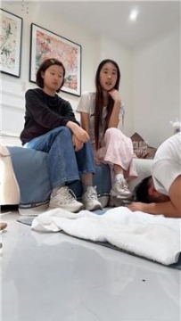【调教视频】【艾斯】双S-舔闻脏鞋白袜-坐脸窒息 JS250919-12