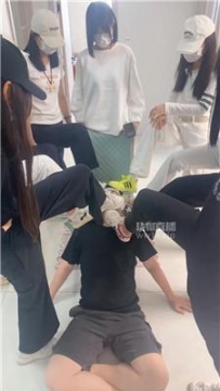 【调教视频】【足彩馆】超多素人学生妹-群调群虐 JS250908-3