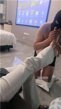 【调教视频】【小鱼崽】双S-强制滴蜡-踩踏恋足舔【双视角版】 JS250926-21