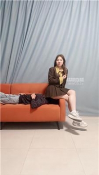 【调教视频】【辛迪】腿绞窒息-脏鞋白袜踩 JS251107-7