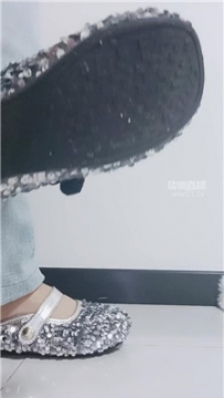 【第一视角】【依甜】羞辱阉割无能废物老公    251012-37