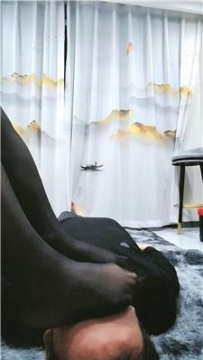 【调教视频】【芏筄】黑丝臭脚捂脸窒息 JS250113-22
