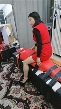 【调教视频】【妮佳女王】捆绑囚禁木乃伊狗 JS250501-12