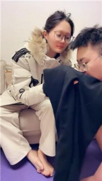 【调教视频】【埋汰】风衣女神骑马虐脚下奴【下】 JS250125-9