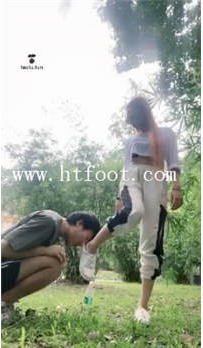 TL15689 伊茜S随机路人户外公厕调教85分钟