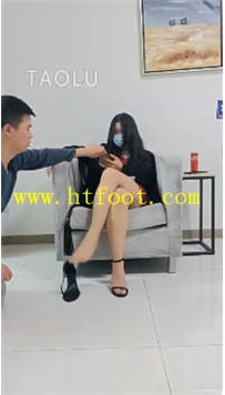 TL28544 重庆第一帅男神】小美暴打男神舔脚耳光踩踏提档24分钟