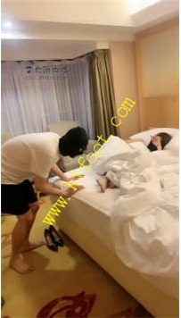 TL26200 汐月】偷舔表妹的脚发现被爆虐25分钟
