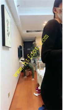 TL26953 暴力美学】肉丝高跟踩踏喂食吃完赏赐黄金20分钟