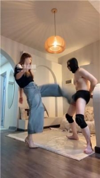 【调教视频】【UUs】高跟碾压踩-暴力踢踹 bf55048