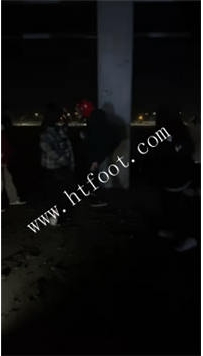 TL36415 与精神小妹的那些事】夜间户外粗口暴打22分钟