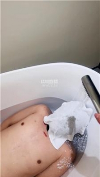 【调教视频】【广州蔷薇】浴缸加官窒息淋浴 JS251024-21