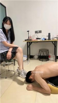 【调教视频】【小宇狗狗】胯下辱-玉足美腿踩虐 JS250920-14