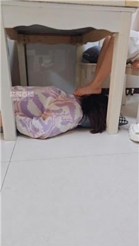 【调教视频】【是樱樱呀】臭脚丫蹂躏母狗 JS260131-22