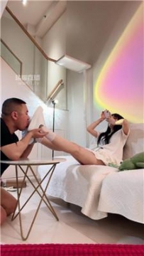 【调教视频】【腿腿】可爱白袜小妹妹首调 bf58204