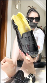 极品美腿鞋内踩香蕉语言羞辱  JS251029~5