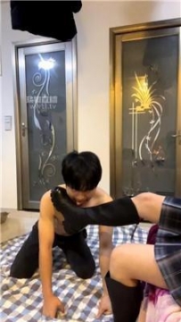 【调教视频】【霖霖女王】黑丝美腿欺负弟弟 JS251222-36