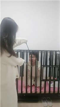 【调教视频】【薇薇】口球塞嘴鞭打/骑马/囚禁狗笼 JS250217-35