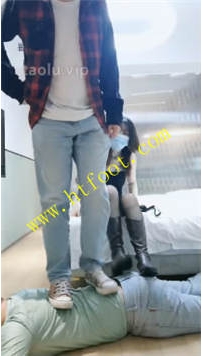 TL37733 重庆男神】纹身精神小妹8分钟
