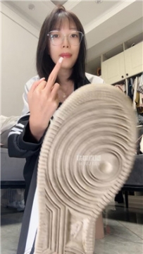 【第一视角】【酒鸽】校服裤里丝船袜空军    251015-14