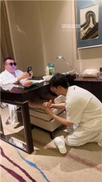 【调教视频】【伊潼】绿帽的天堂场 JS250808-2