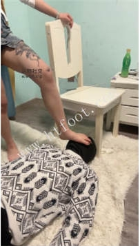 ZB616 小凤梨】精神小妹殴打37分钟