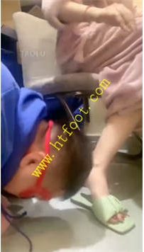 TL27180 微希】恋足圣水喂食脚耳光120分钟
