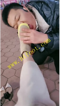 TL34653 诗恩大大】户外调教95分钟