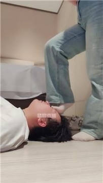 【调教视频】【静怡】近距离-脏鞋白袜强迫舔 JS250805-21