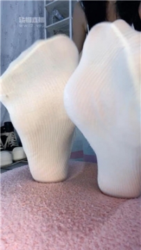 【第一视角】【苒苒】足疗店技师偷闻脚    250824-20