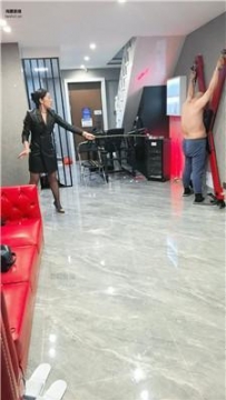 【调教视频】【冷】X刑架重度鞭打场 JS260206-20