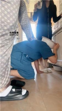【调教视频】【斯羽情侣主】强迫狗喝刷鞋水【双视角版】 JS250317-42