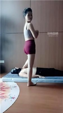 【调教视频】【长沙小麦】御姐女神踩踏地毯奴 bf58349