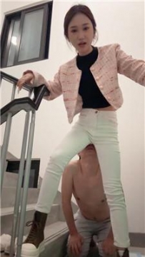 【调教视频】【冰语】楼梯间调小骚 JS251026-27