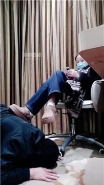 【调教视频】【琳园长】雪地靴白袜踩贱奴 JS251216-26