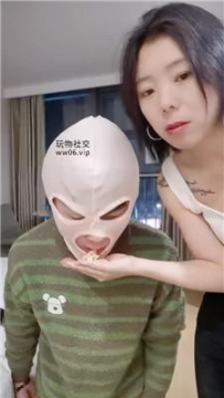 【调教视频】【芝芝女王】玉足恋足舔/脚喂食 JS250220-7